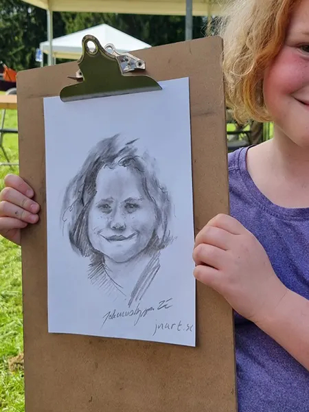 Tecknare-event-portratt-barn-stadsfest-JNArt